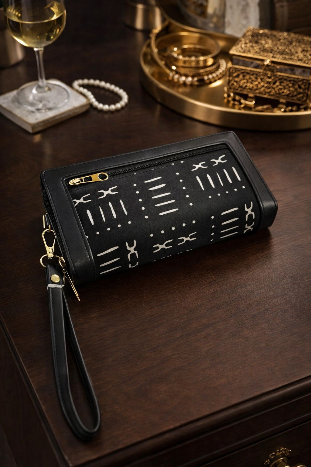 Cotton clutch with leather strap